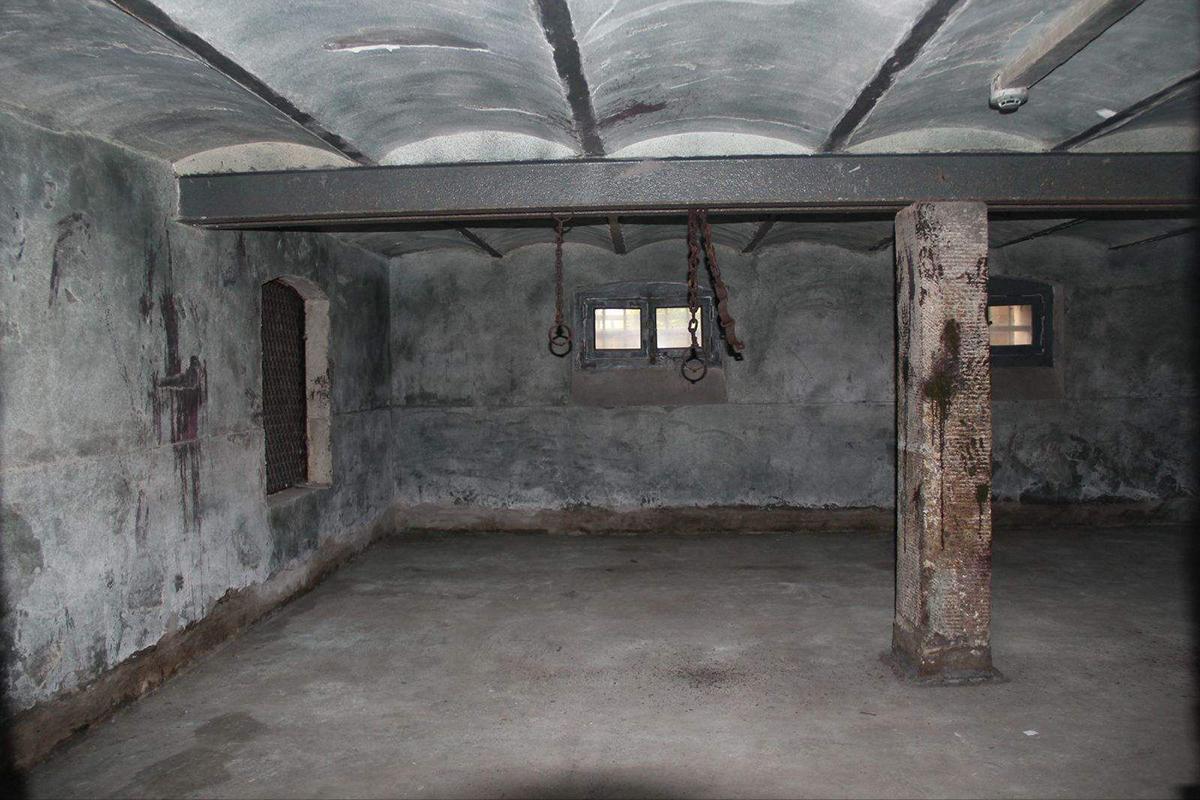 1975年老农发现一具手铐尸骸，是失踪20年的女烈士，惊动当地政府休闲区蓝鸢梦想 - Www.slyday.coM