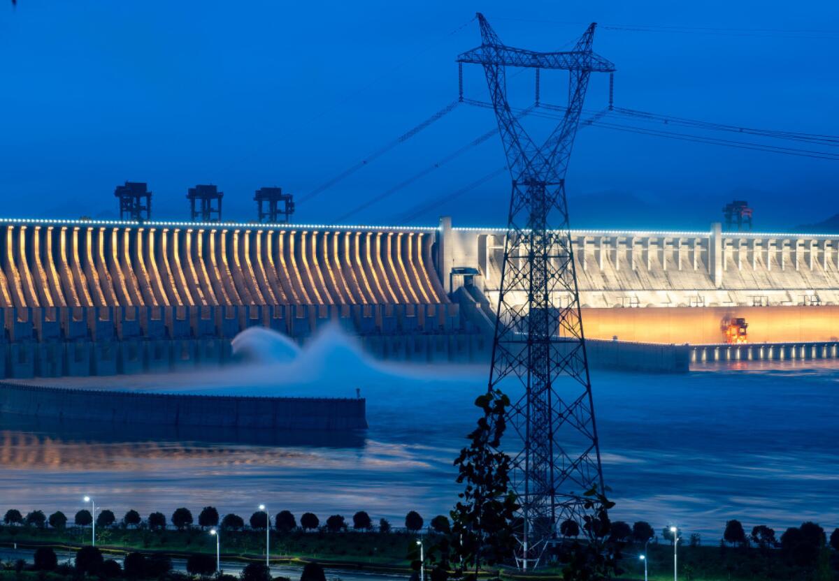 三峡大坝落后年发电量能破1000亿千瓦时还不如伊泰普水电站