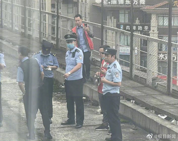 官方回应兰州开往成都动车撞人：确有此事，将通报详情休闲区蓝鸢梦想 - Www.slyday.coM