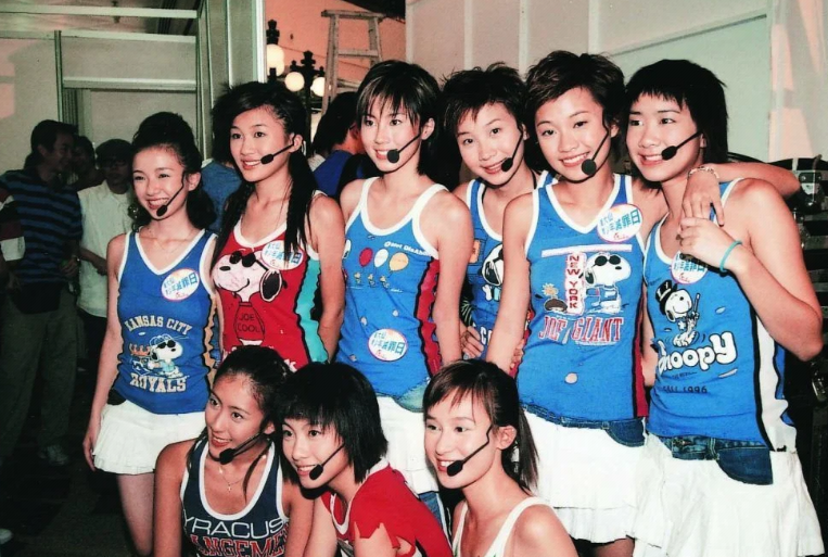 「cookies」从最初出道有9位成员,到后来将规模缩小至4人组合,自2005