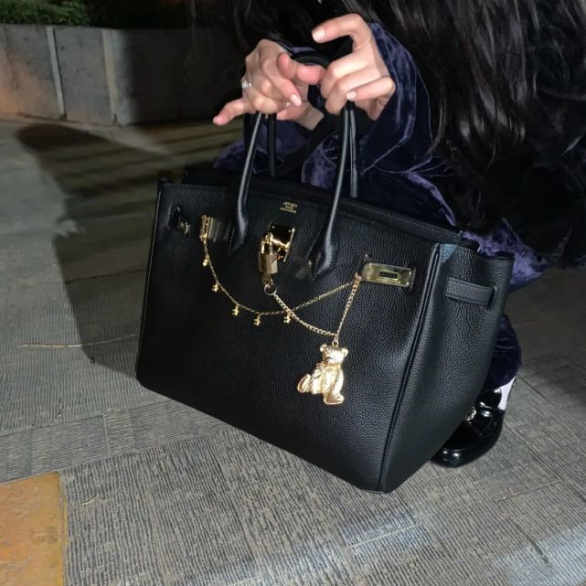 佛媛凉凉背后问题突出，表面的清心寡欲，背地里却欲望横流休闲区蓝鸢梦想 - Www.slyday.coM