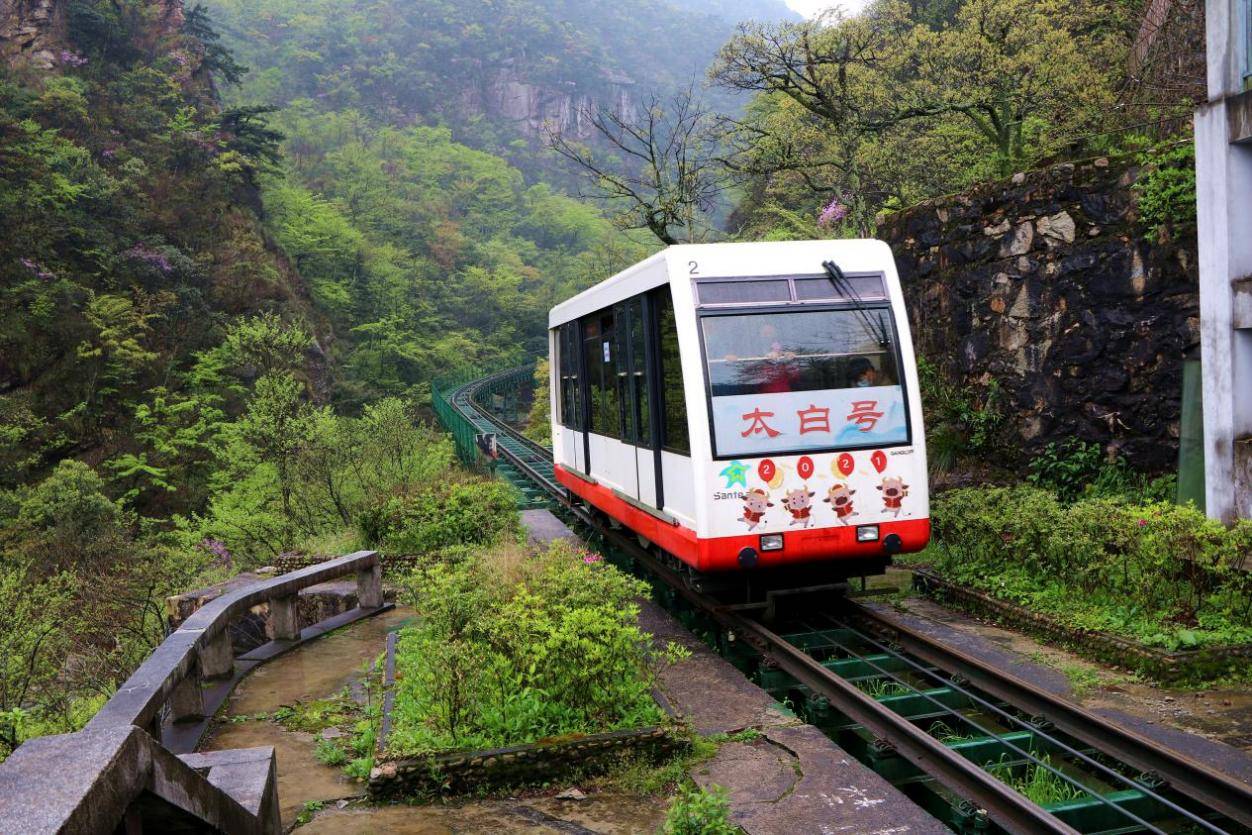 不到三叠泉不算庐山客