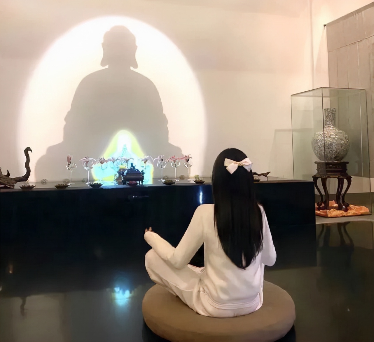 佛媛凉凉背后问题突出，表面的清心寡欲，背地里却欲望横流休闲区蓝鸢梦想 - Www.slyday.coM