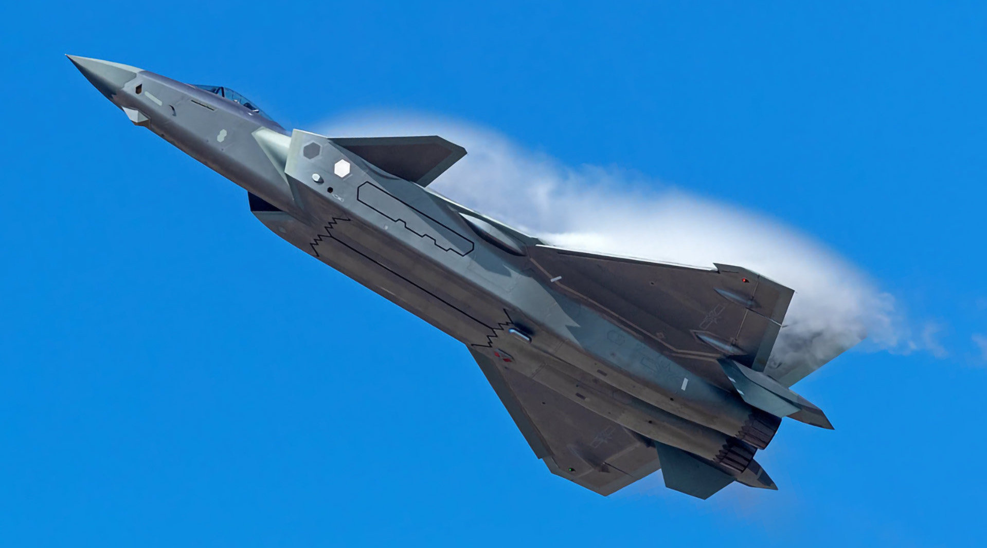 中国空军歼-20战斗机,飞行训练原声纯享版!央视军事