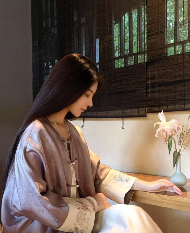 佛媛凉凉背后问题突出，表面的清心寡欲，背地里却欲望横流休闲区蓝鸢梦想 - Www.slyday.coM