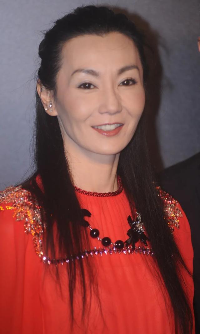 张曼玉暴瘦旧照被疯传皮包骨模样显老态网友花开花落终有时