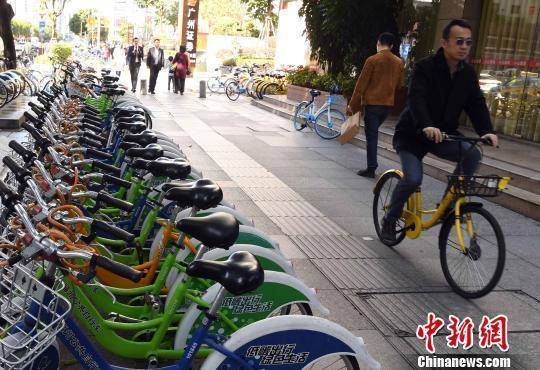 老人网上一元买悟空保 没想到接连俩月被扣18