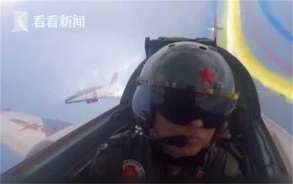 2021珠海航展丨第一视角感受“红鹰”空中飞行休闲区蓝鸢梦想 - Www.slyday.coM