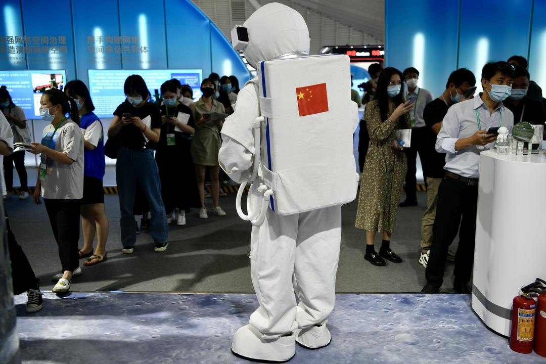 互联网之光来了宇航员