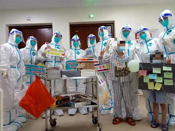 上海专家驰援，福建省儿童医院接管病区11名新冠患儿出院休闲区蓝鸢梦想 - Www.slyday.coM