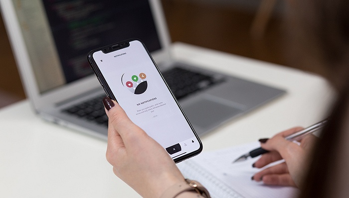 华住全季酒店男子半夜入睡时遭陌生人进房并上厕