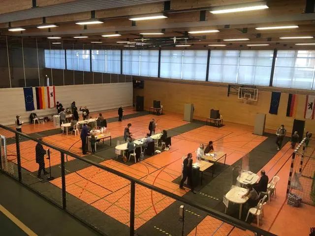 【大河早新闻】公安局长殉职/男子猥亵干女儿被拘8天/怀孕7个月被劝退/河南1515万亩庄稼受灾休闲区蓝鸢梦想 - Www.slyday.coM