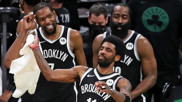 欧文拒谈疫苗接种!直言是个人隐私,赢得总冠军才是第一位休闲区蓝鸢梦想 - Www.slyday.coM 欧文拒谈疫苗接种!直言是个人隐私,赢得总冠军才是第一位休闲区蓝鸢梦想 - Www.slyday.coM