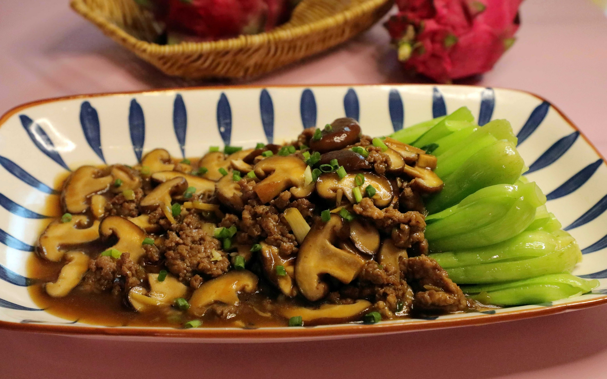 为什么你做的香菇油菜不好吃？大厨教你正确方法，上桌一根都不剩休闲区蓝鸢梦想 - Www.slyday.coM