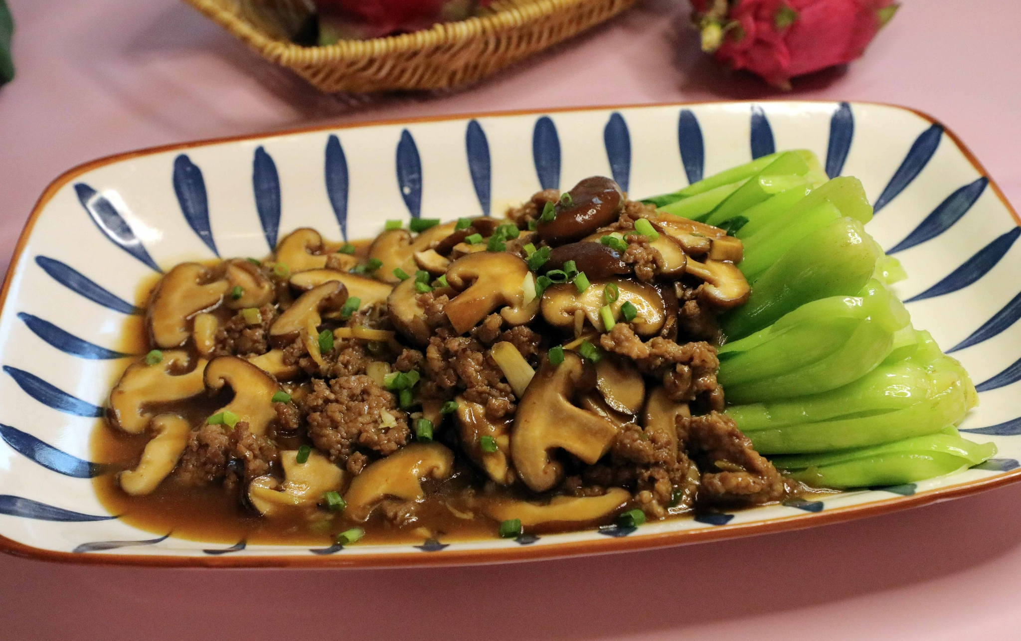 为什么你做的香菇油菜不好吃？大厨教你正确方法，上桌一根都不剩休闲区蓝鸢梦想 - Www.slyday.coM