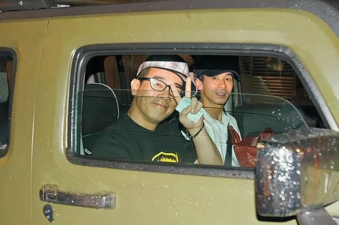 披荆斩棘哥哥们的座驾pk张智霖一骑绝尘黄贯中太接地气