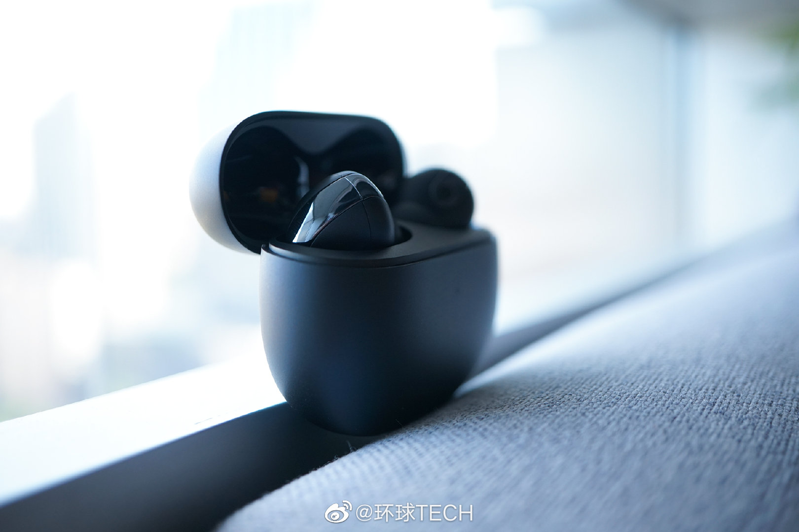 小米真无线降噪耳机3pro从亮面变磨砂哑光不怕磨花了