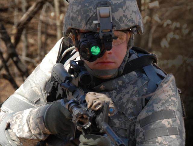 带雷达探测的头盔和手指式激光敌友识别器 图说美军单兵先进装备