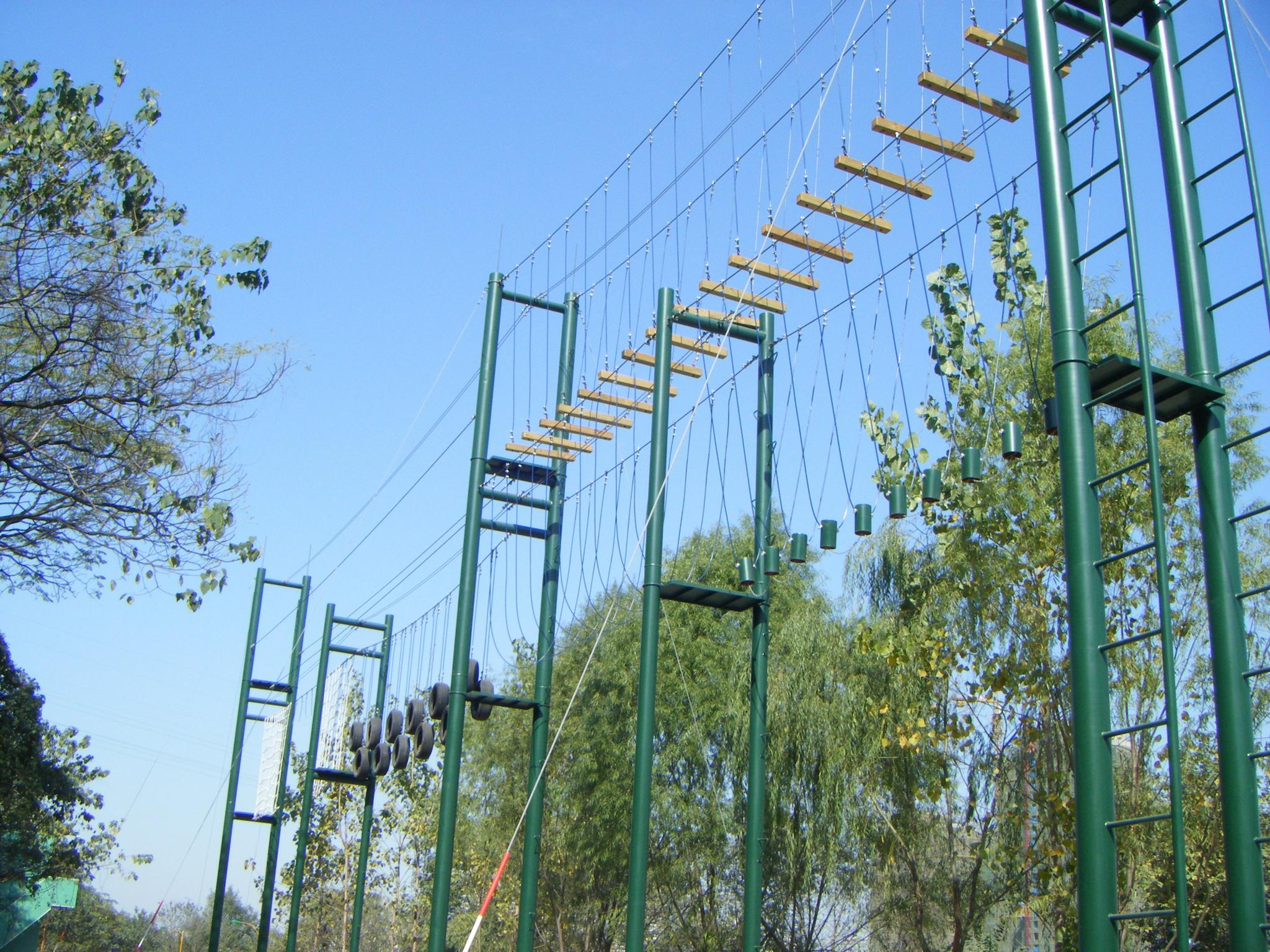 拓展训练设备安全可靠吗选择武汉奥特拓展器材厂家