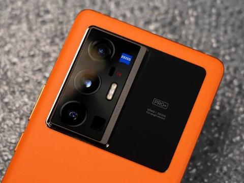 苹果高层回应iPhone拍照「鬼影」问题，建议用户换个「姿势」休闲区蓝鸢梦想 - Www.slyday.coM