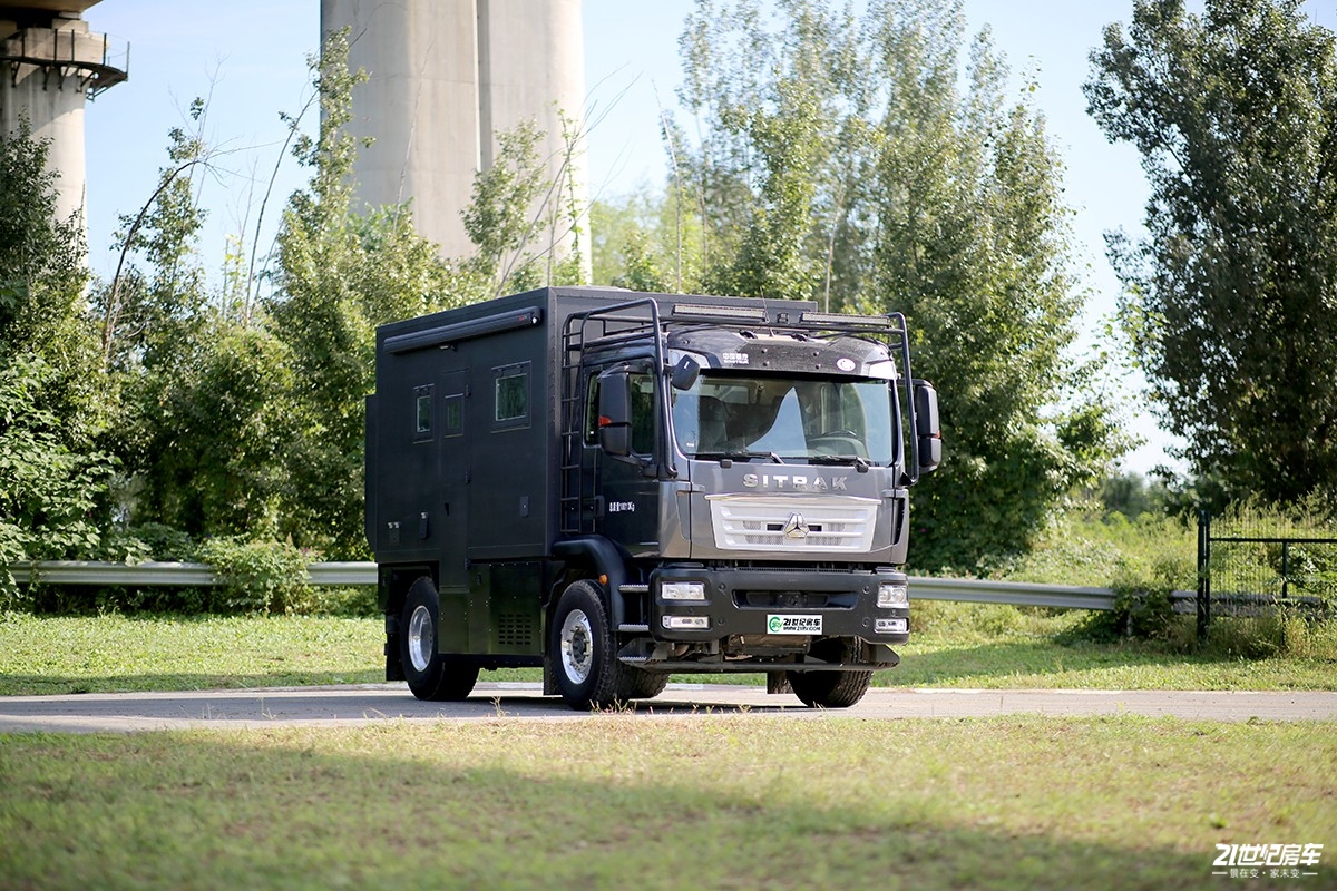 man底盘技术10at变速箱这款重汽汕德卡房车不到man的一半售价