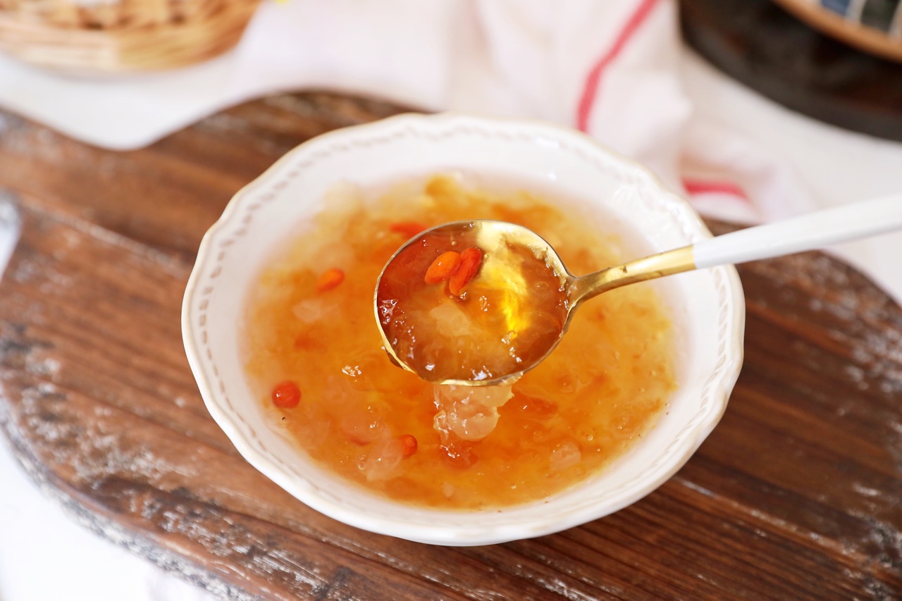 桃胶皂角米雪燕羹,简单操作,分分钟就能完成的营养美食|桃胶|皂角