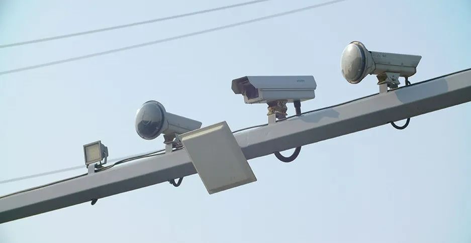 马路上摄像头太多傻傻分不清教你分辨哪些是拍违法的