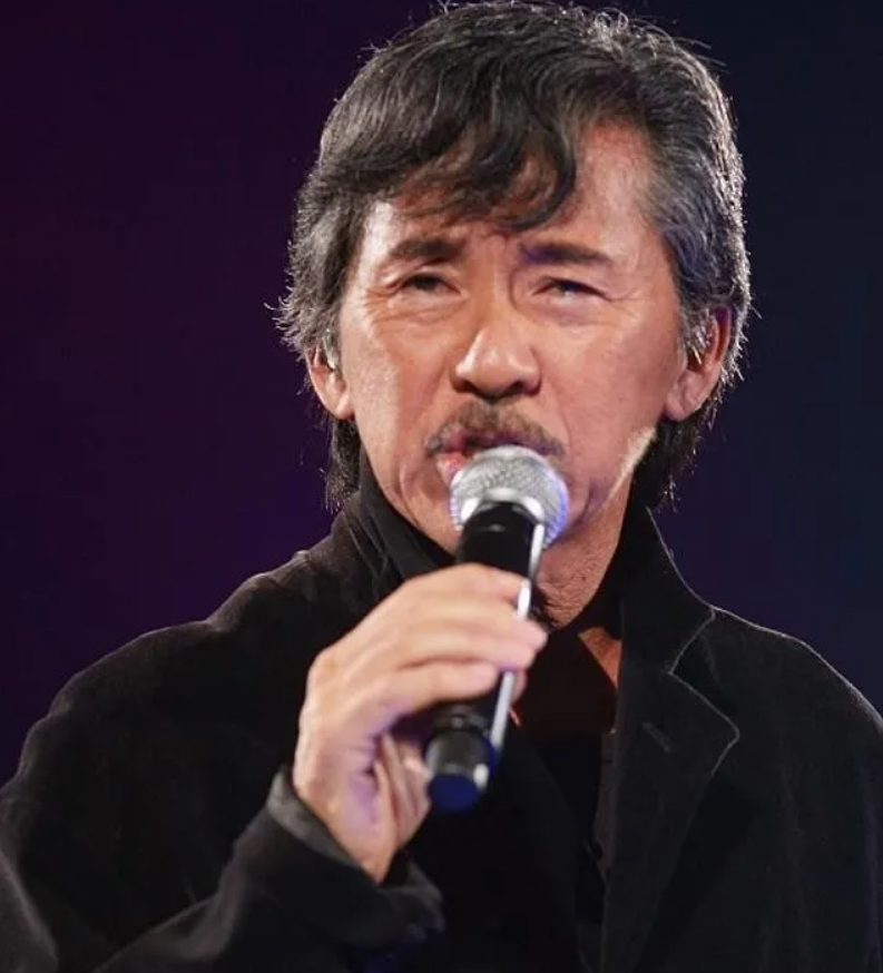 演唱会坠台半聋18年74岁翻红铁肺歌王林子祥经历了什么