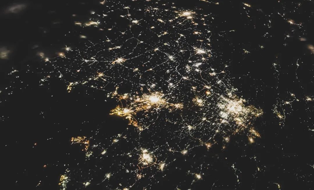 官方发布神舟十二号航天员第三批摄影作品万家灯火专辑