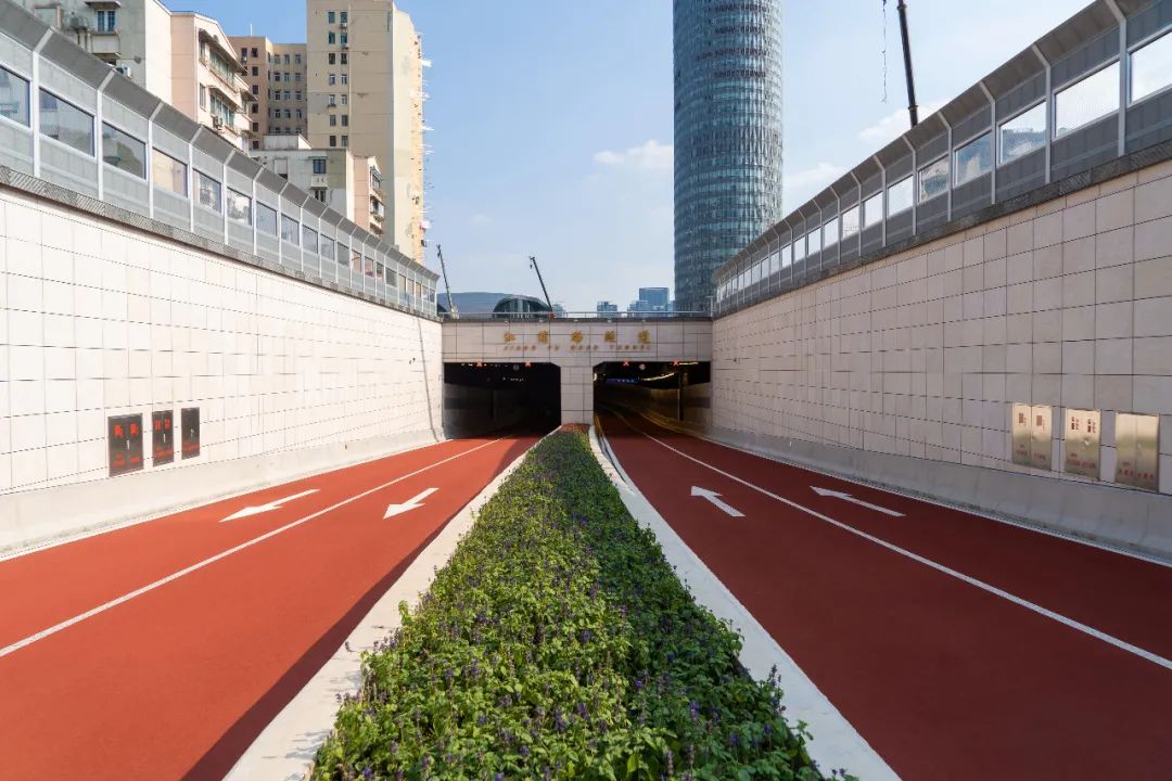 公安交警友情提示江浦路隧道浦西接线道路江浦路,浦东接线道路民生路