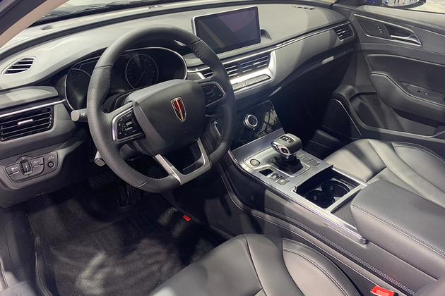 2021天津车展探馆：2022款红旗H5实车休闲区蓝鸢梦想 - Www.slyday.coM