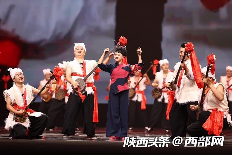 闭幕式幕后故事 | 接地气的词,陕西味的曲 闭幕式