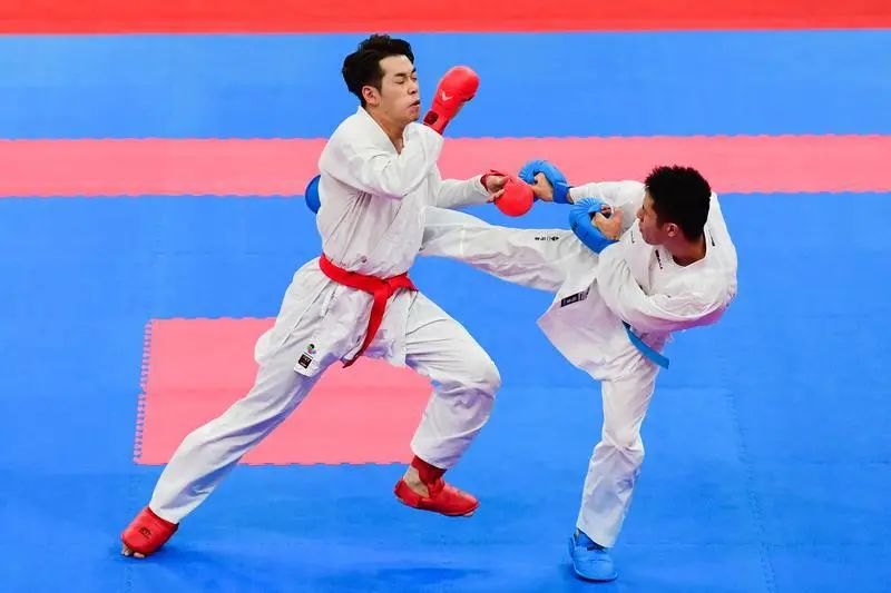 全运会闭幕式后，他们“抱警”了！休闲区蓝鸢梦想 - Www.slyday.coM