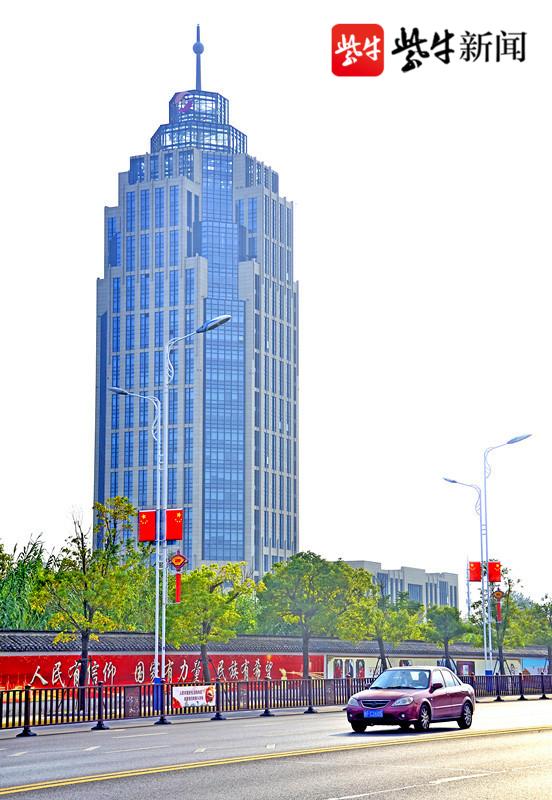 江苏如东满城中国红喜迎国庆节