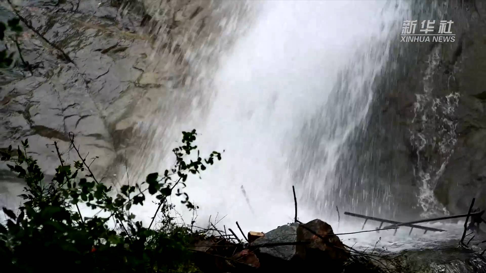 雨后兴唐寺自然风景区美如画