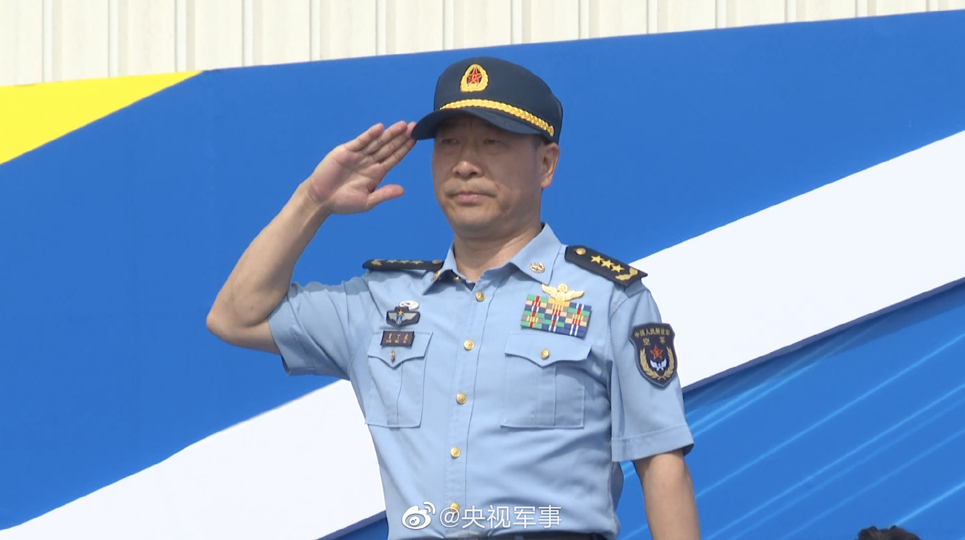 中国空军新任司令员常丁求亮相中国航展
