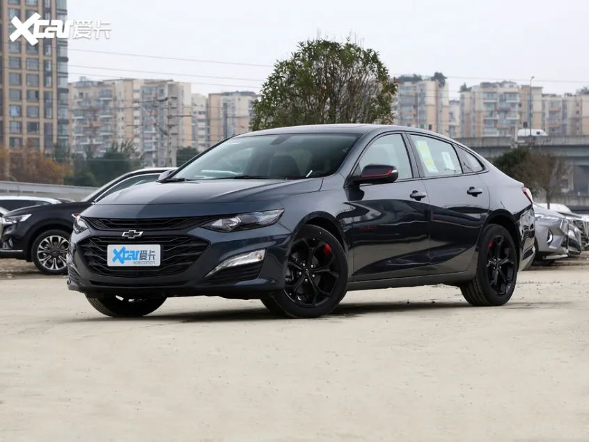 要买别犹豫，四款“打骨折”中型车推荐