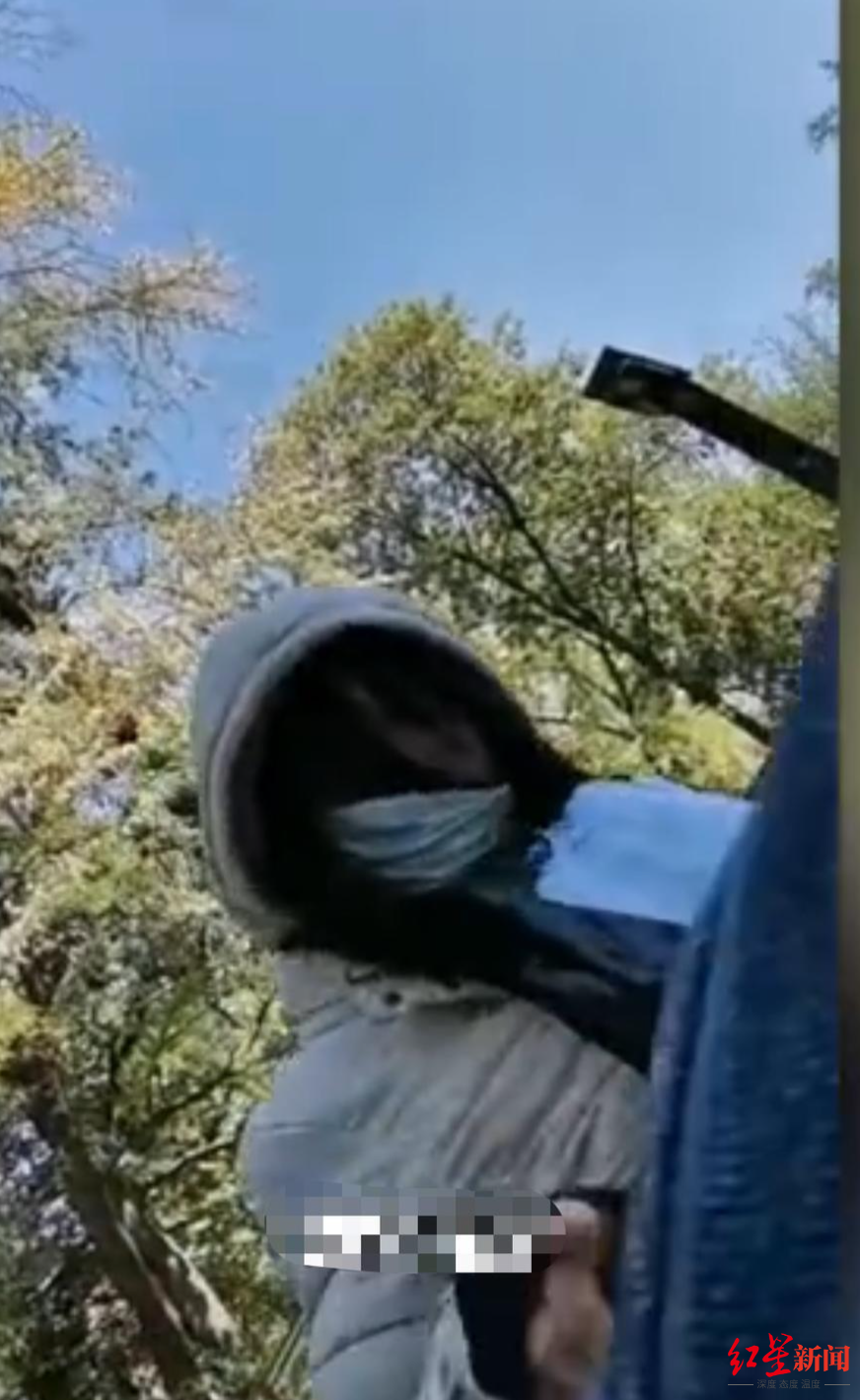 专访塞尔维亚失联成都女子的父亲：她每天只一两小时清醒 常独自呆旅馆休闲区蓝鸢梦想 - Www.slyday.coM