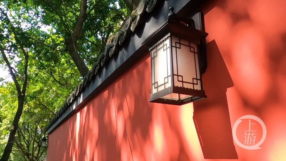 重庆网红新地标②国庆来渝你确定不和红墙约个会