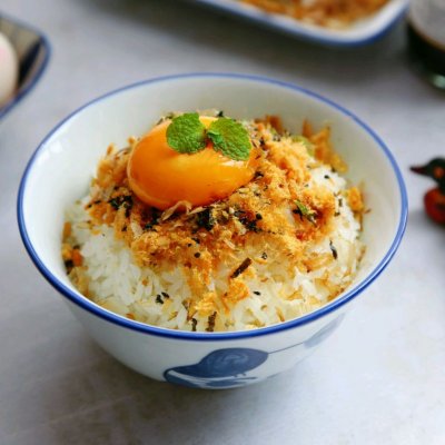 肉松生蛋拌饭|圣迪乐村|木鱼花|蛋黄_新浪新闻