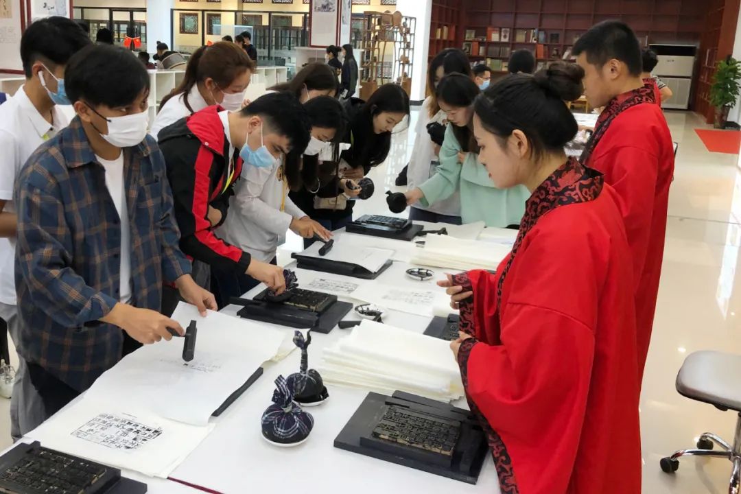 42个国家68名留学生体验活字印刷术,感受中华优秀传统文化|曲阜|留学