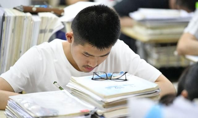 第一次月考高一新生发懵初中是学霸现在成绩却如此不堪