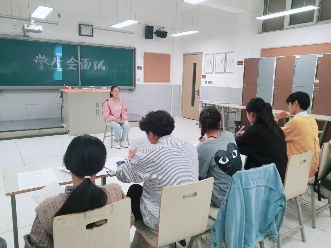 初中女生被学生会干部罚深蹲致残，生活老师“助威”，教育局回应休闲区蓝鸢梦想 - Www.slyday.coM