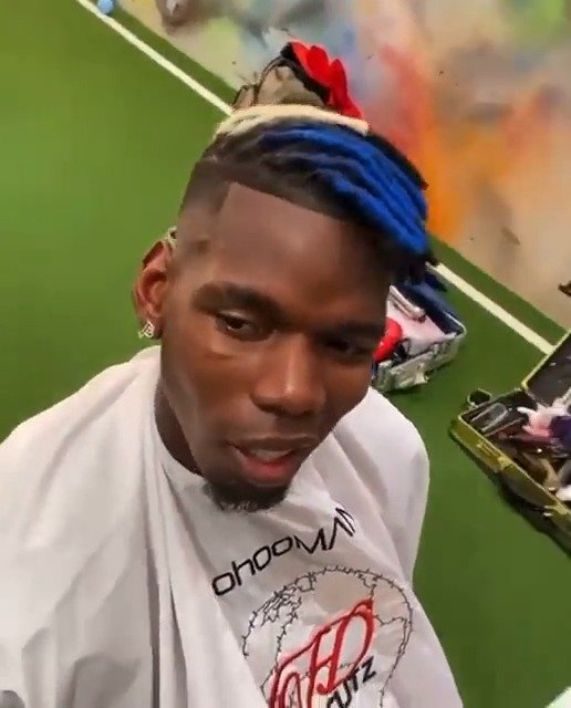 为您推荐: 杨光:条子换了一个2005年最时尚的发型,回头率杠杠的 文