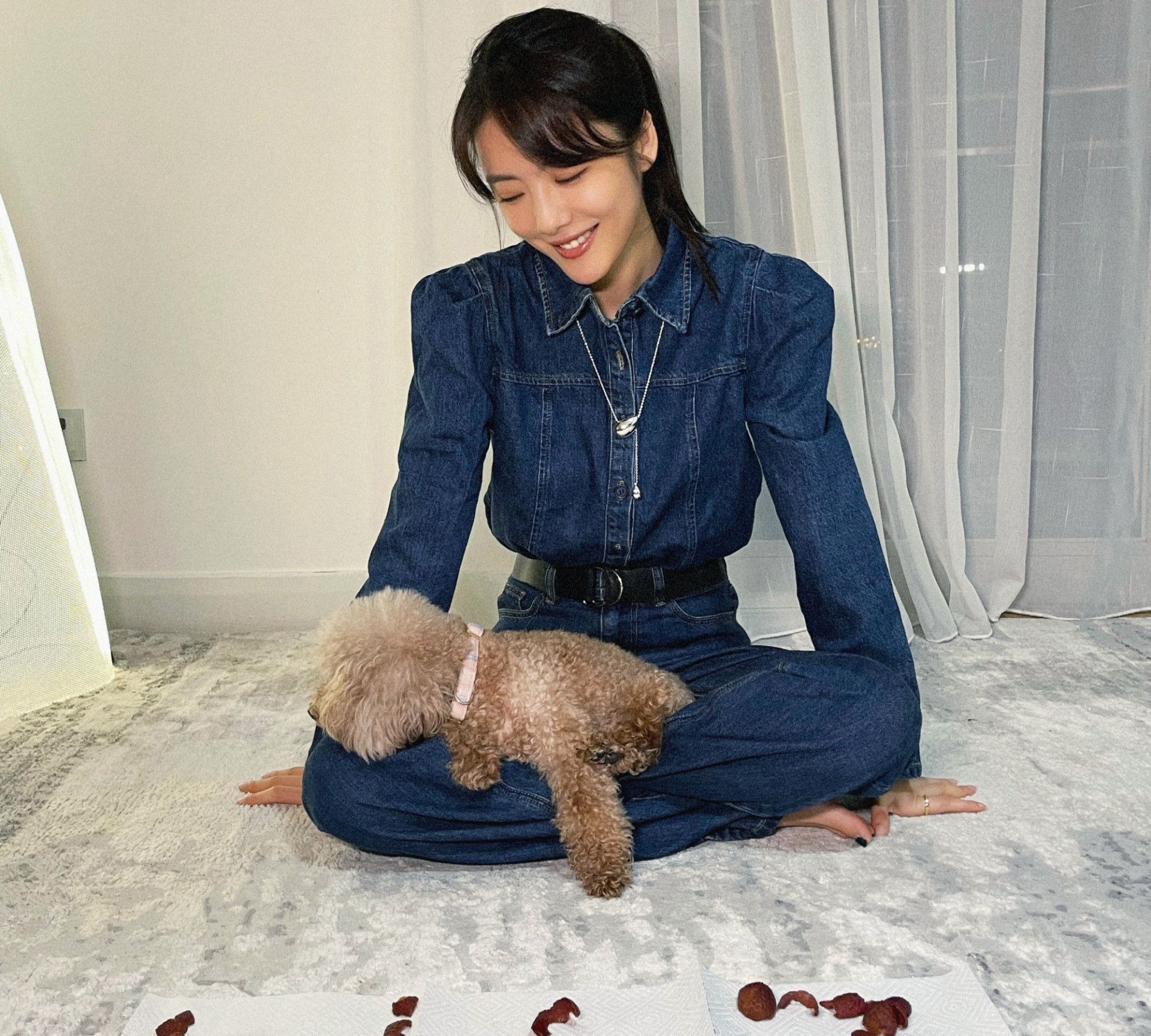 阳光之下|蔡文静|何莹_新浪新闻