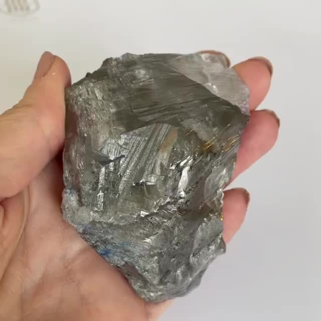 卢卡拉117476克拉的大钻石原矿上手