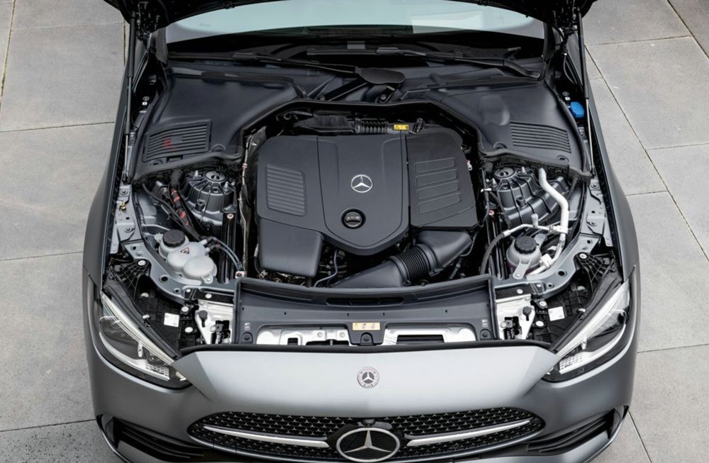 全新奔驰C级品牌溢价虚高 对比3系和A4L还有优势吗？