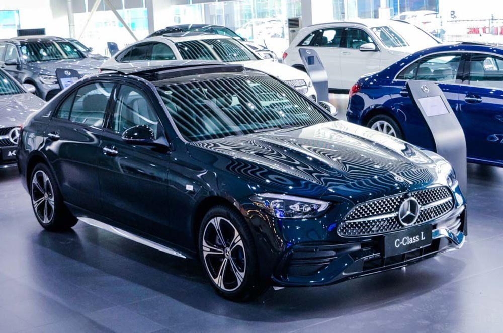 全新奔驰C级品牌溢价虚高 对比3系和A4L还有优势吗？