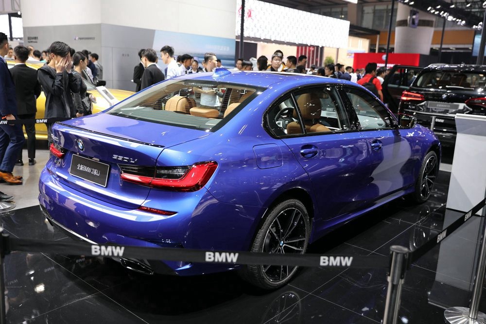 全新奔驰C级品牌溢价虚高 对比3系和A4L还有优势吗？