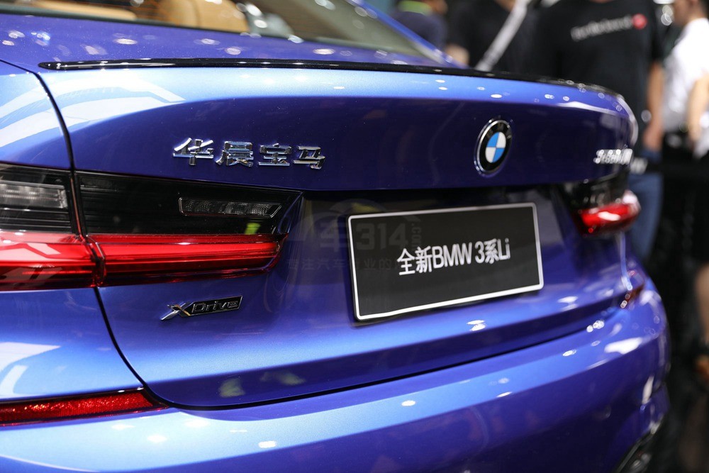 全新奔驰C级品牌溢价虚高 对比3系和A4L还有优势吗？